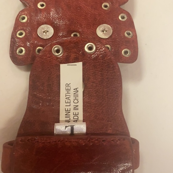 Nwt Charm and Luck fleur de Lois bling leather belt red with stones size S - Picture 8 of 9